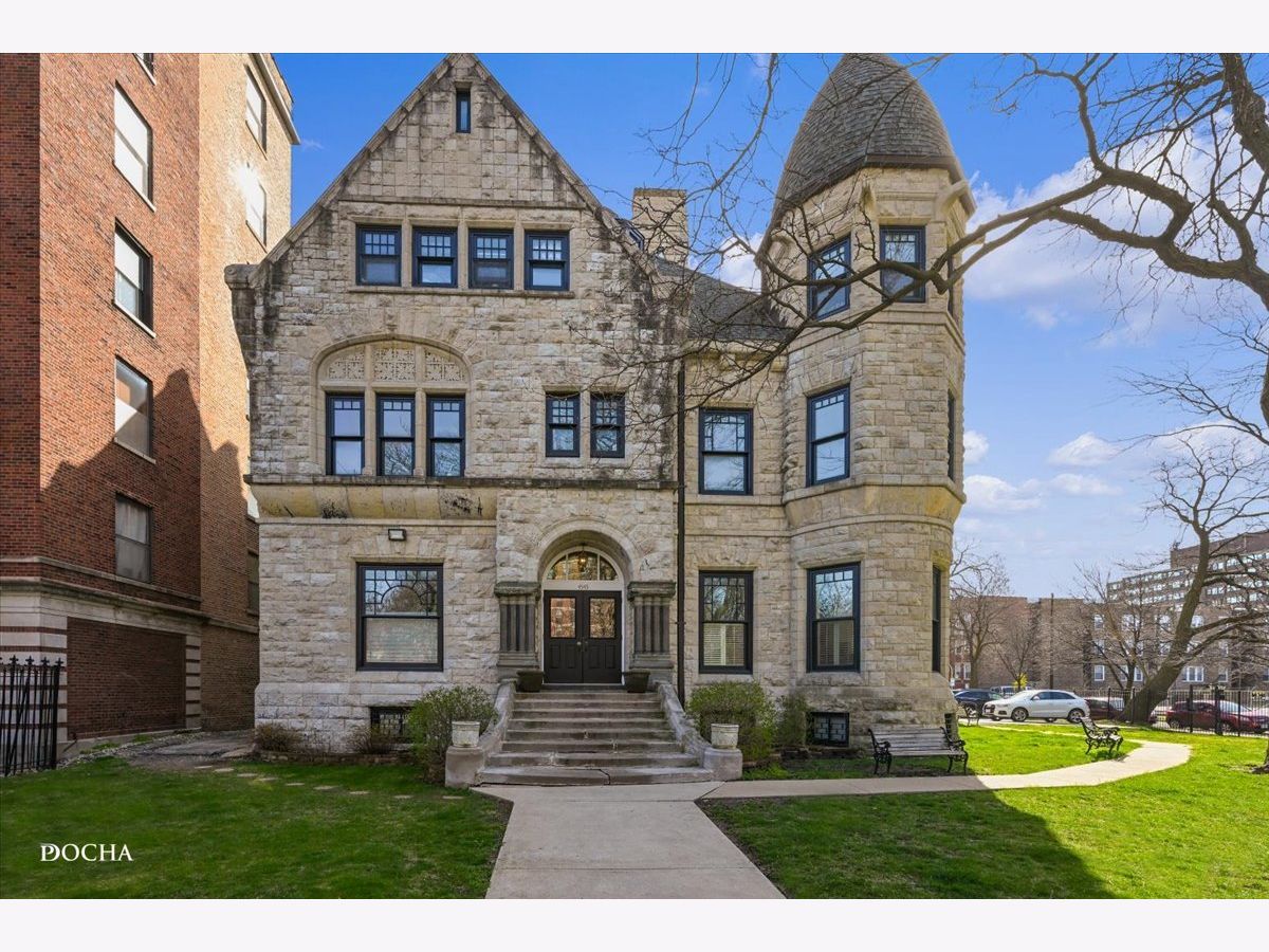 Condominiums Rented Observatory Condominiums Chicago Illinois, 4545 Drexel
