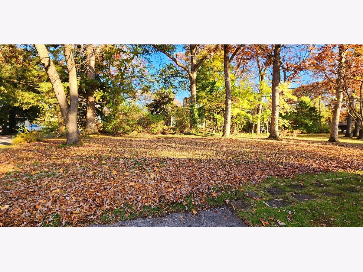 Homes & Condos & Townhomes Sold Fox River Woodlands Geneva Illinois, 118 Woodward