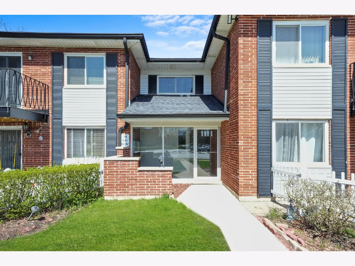 Condominiums Sold Brandenberry Park Arlington Heights Illinois, 1114 Dale