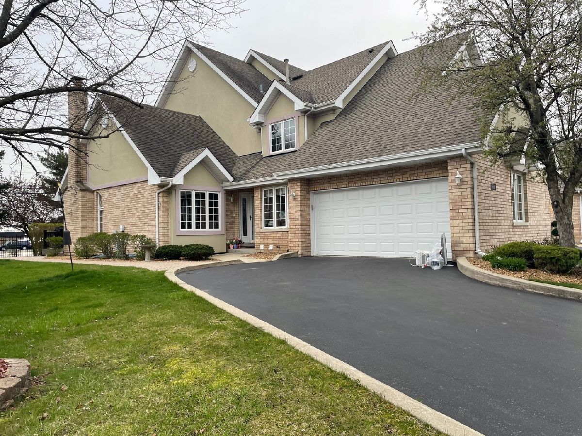 Condos & Townhomes Sold Berkeley Court Orland Park Illinois, 8807 Berkley