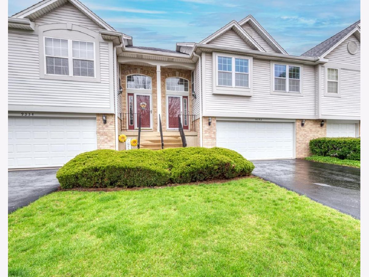 Townhomes & Condos Rented Waterfall Glen Darien Illinois, 9332 Waterfall Glen