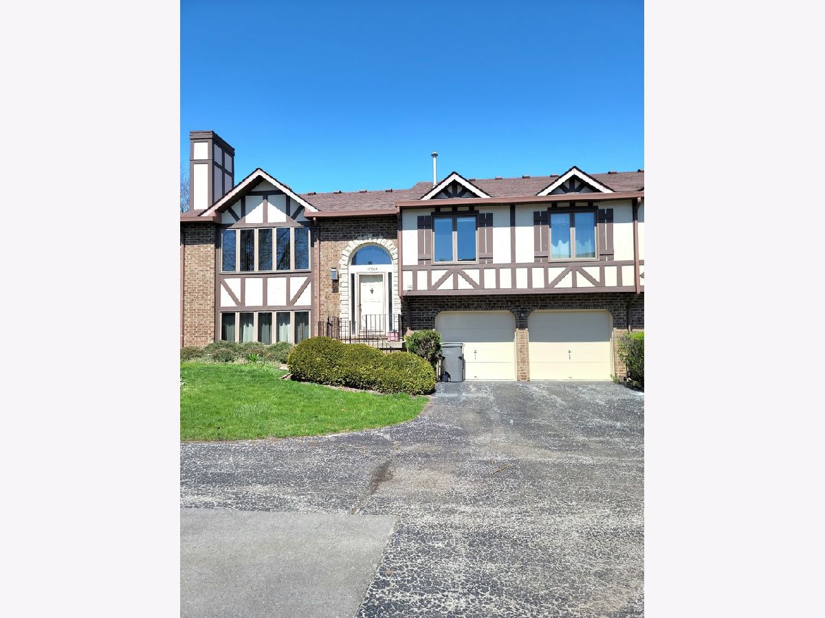 Townhomes & Condos Rented Cambridge Place Tinley Park Illinois, 17604 Cambridge