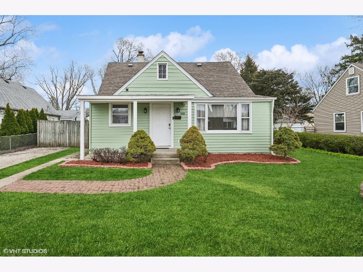 Homes Sold Indian Hills Round Lake Heights Illinois, 1821 Tomahawk