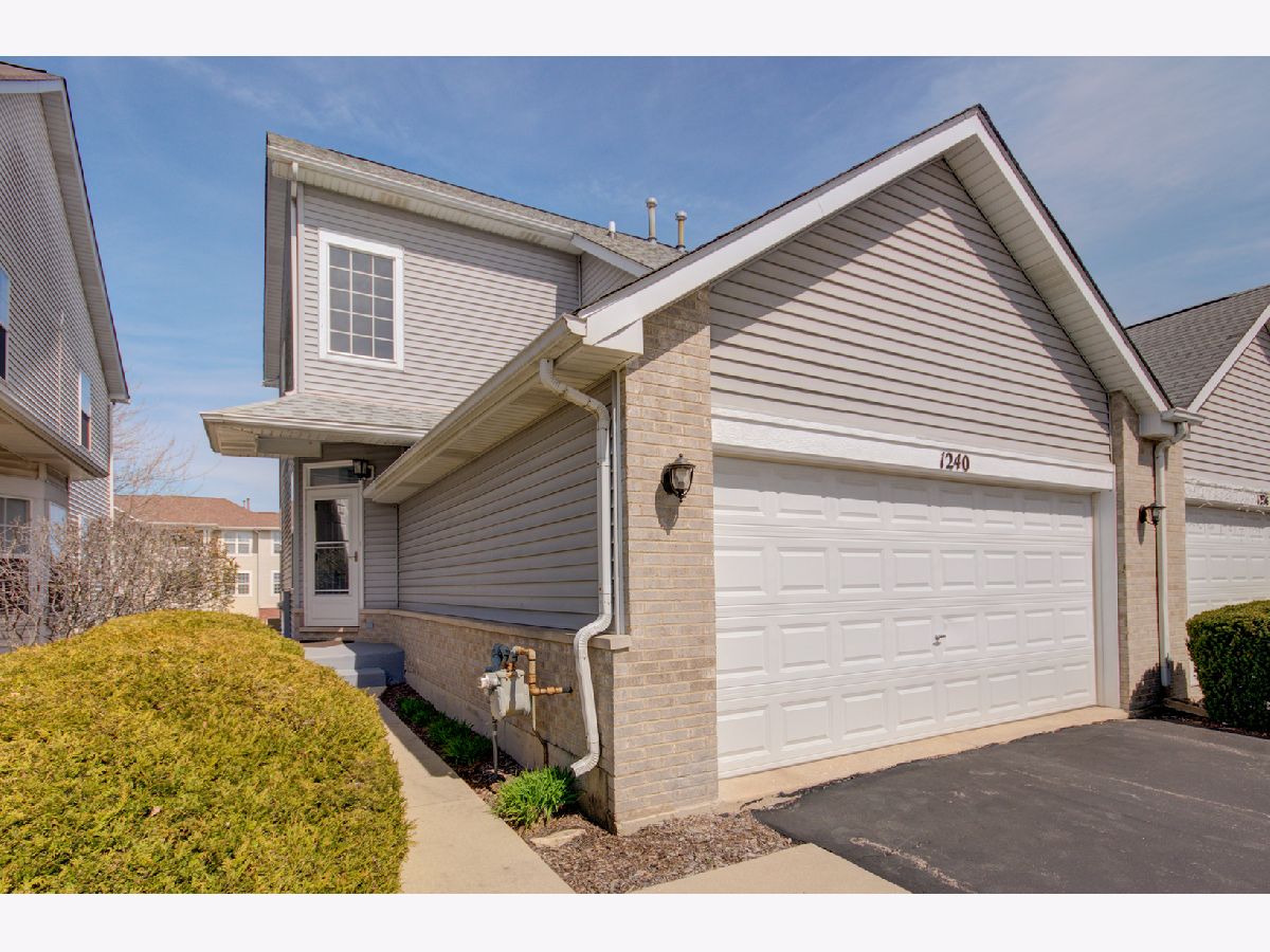 Townhomes & Homes Sold Marquette Landing Romeoville Illinois, 1240 Lemoyne