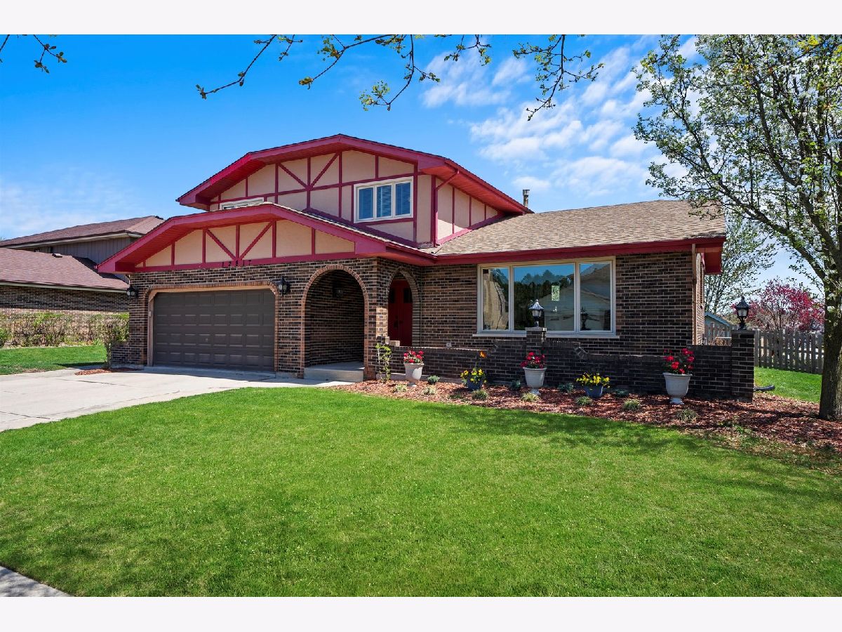 Condominiums & Homes Sold Mill Creek Palos Park Illinois, 12817 Brian