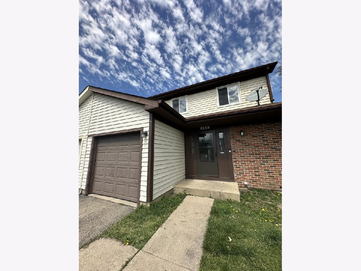 Homes & Condos & Townhomes Rented Woodlake Trails Hanover Park Illinois, 2152 Mallard