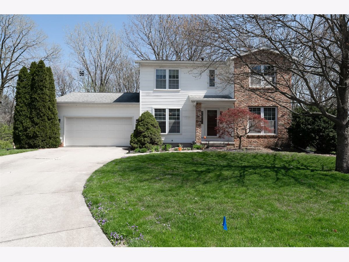 Homes Sold Den 2 South Normal Illinois, 1202 Timber Ridge