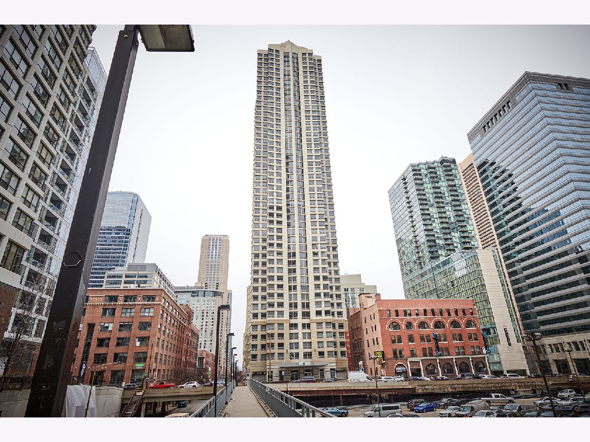 Condominiums Sold Plaza 440 Private Residences Chicago Illinois, 440 Wabash