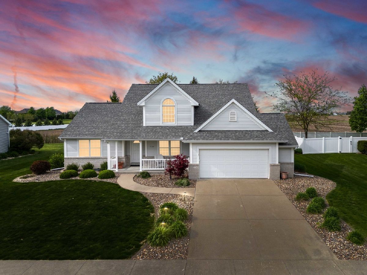 Homes & Condos & Townhomes Sold Eagle Crest Bloomington Illinois, 3708 Rave