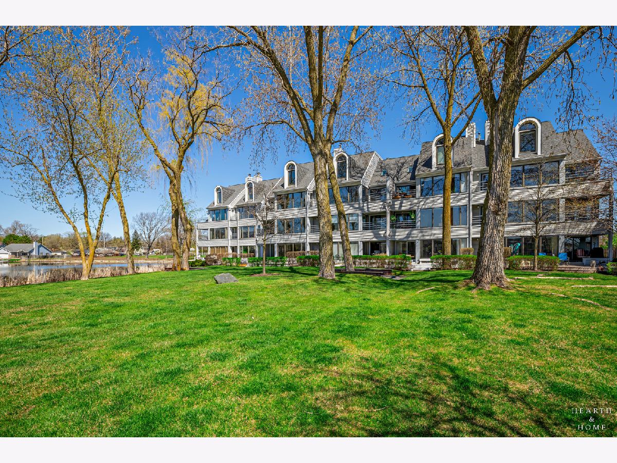 Condominiums Sold Harbor Pointe Mundelein Illinois, 710 Diamond Lake