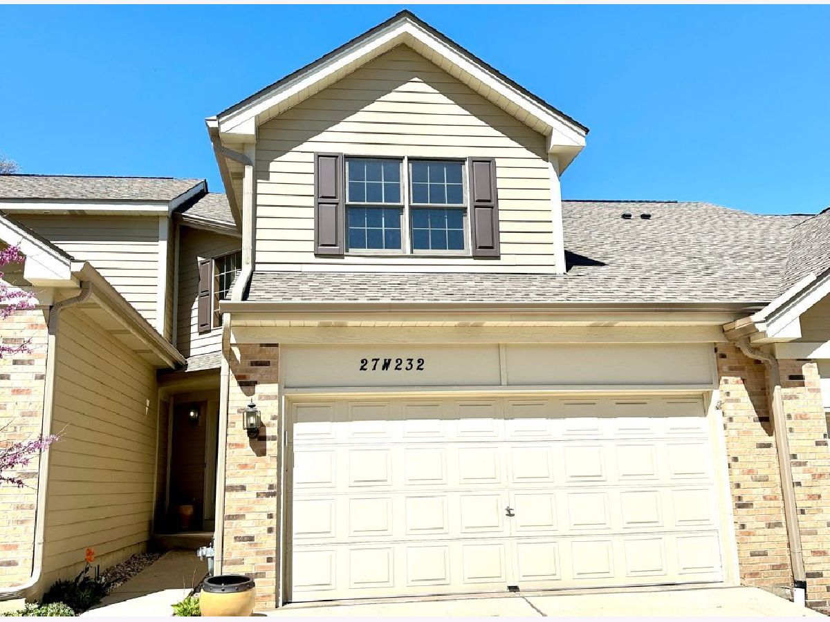 Townhomes & Homes Rented Walnut Hill Winfield Illinois, 27W232 Ash