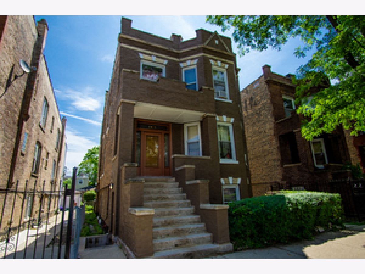 Homes & Condos & Townhomes Rented Little Village Chicago Illinois, 2813 Lawndale