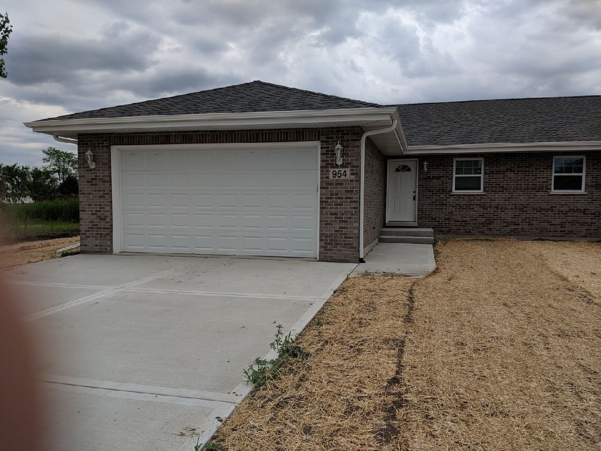  Rented Braidwood Illinois, 954 Bergera
