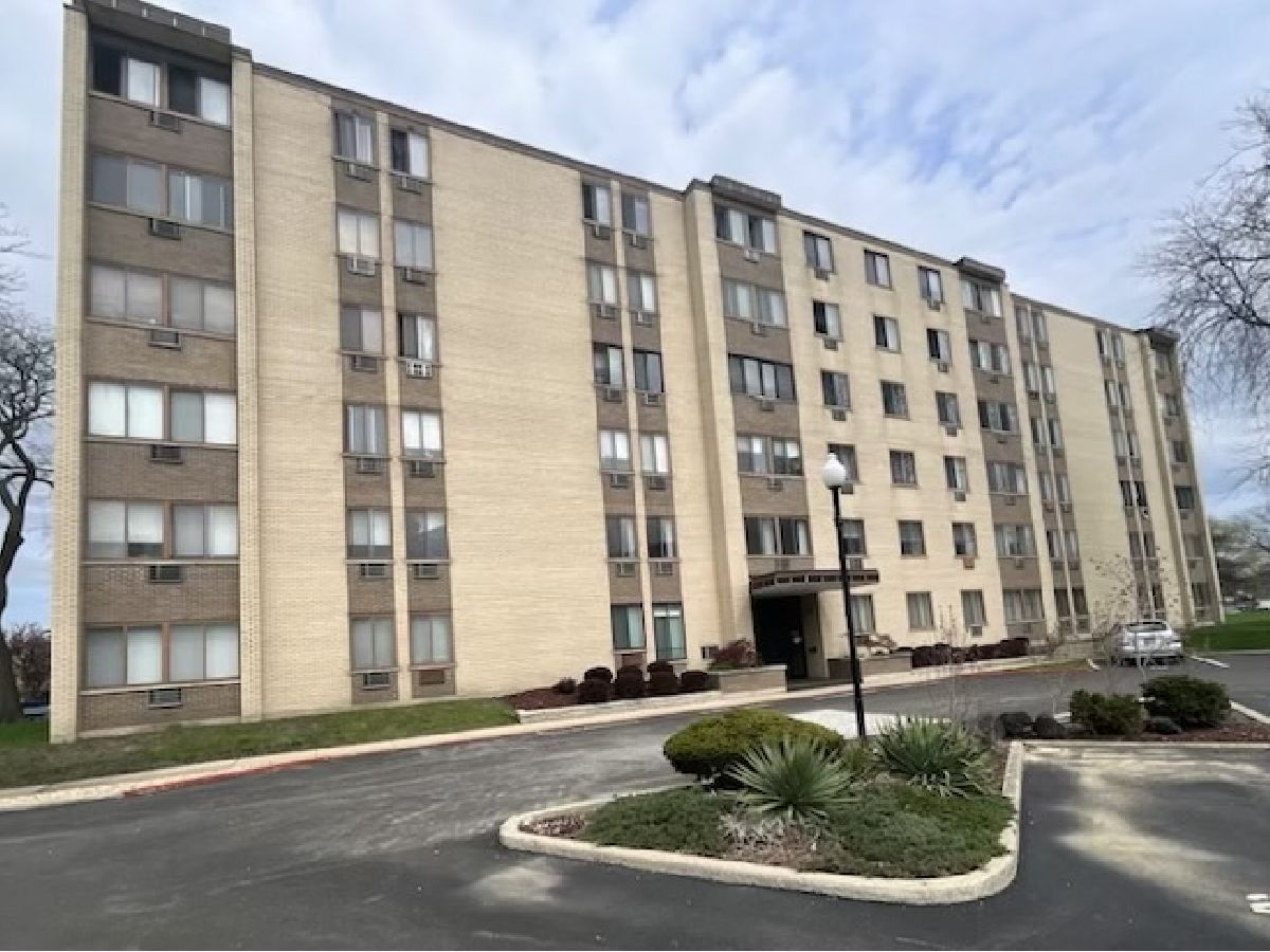 Condominiums Sold Shibui Oak Lawn Illinois, 9725 Karlov