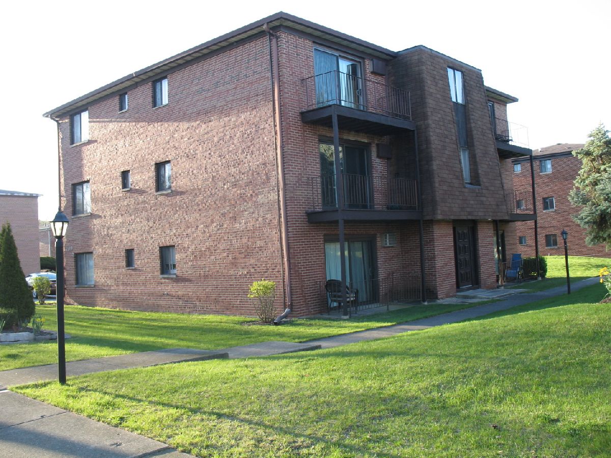 Subdivision Rented Willow View Westmont Illinois, 709 65th