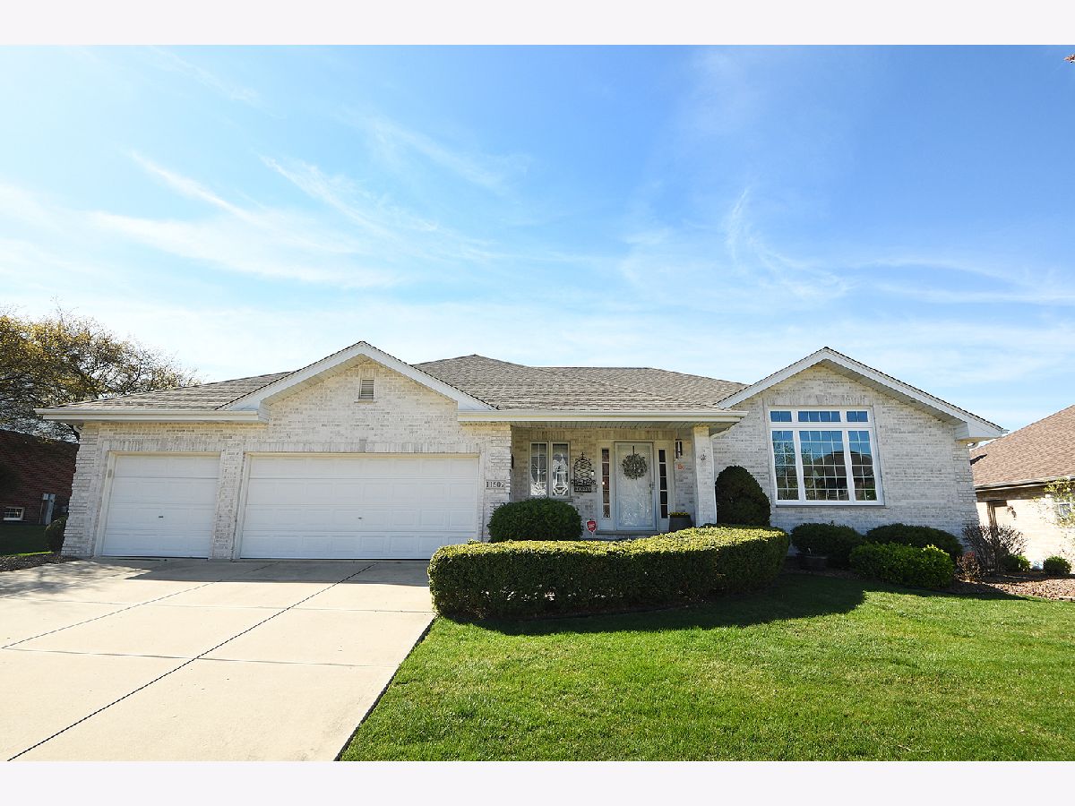 Townhomes & Condos & Homes Sold Preserves Of Marley Creek Orland Park Illinois, 11609 Hidden Valley