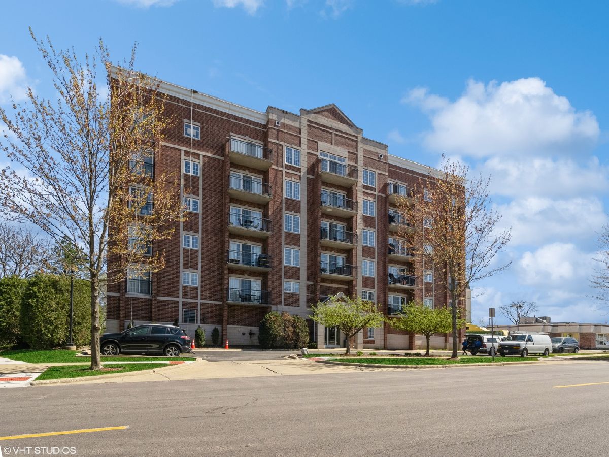 Condominiums Sold Wellington At Twin Lakes Palatine Illinois, 405 Creekside