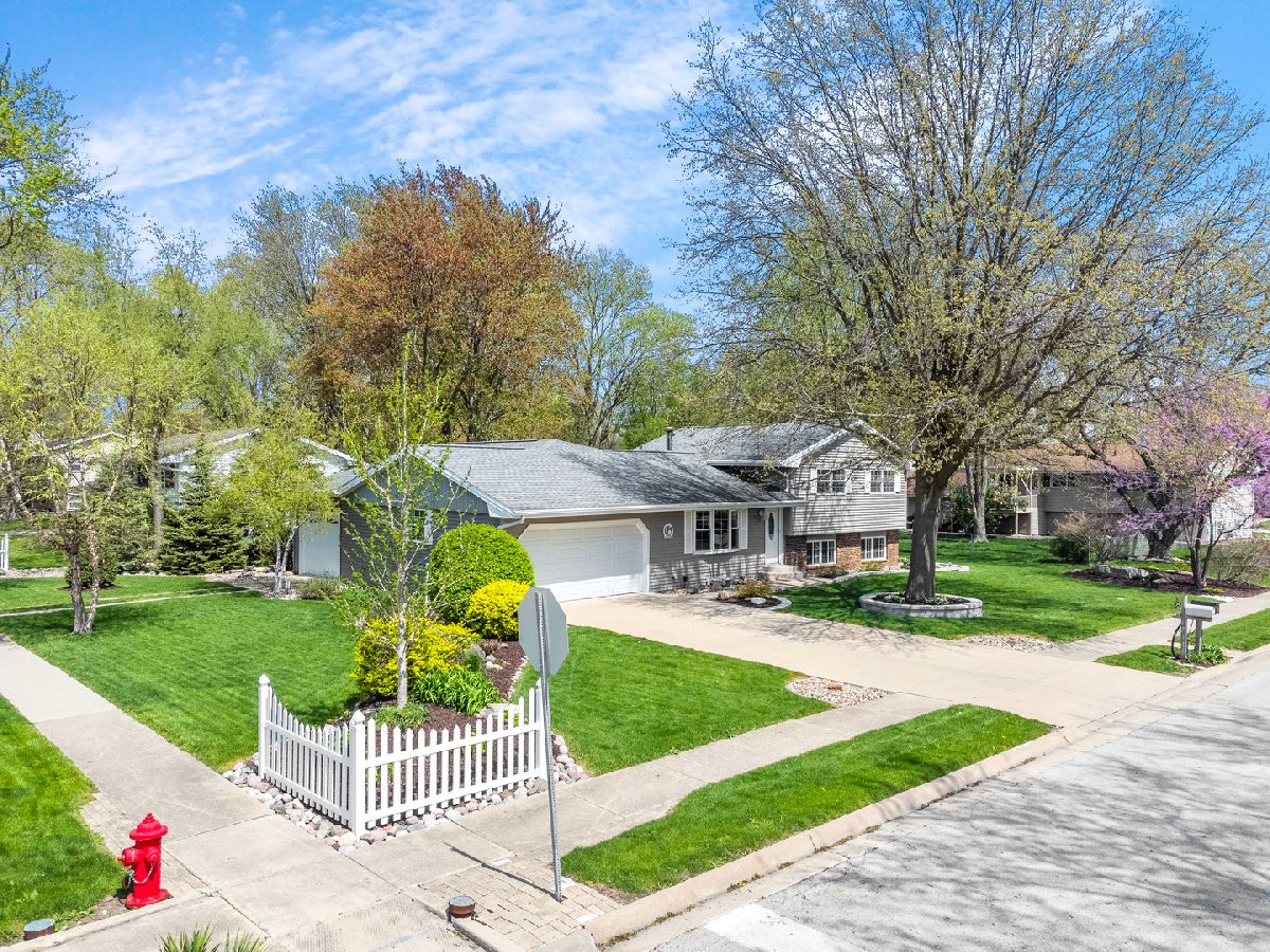 Homes & Condos & Townhomes Sold University Estates Normal Illinois, 1714 Erin