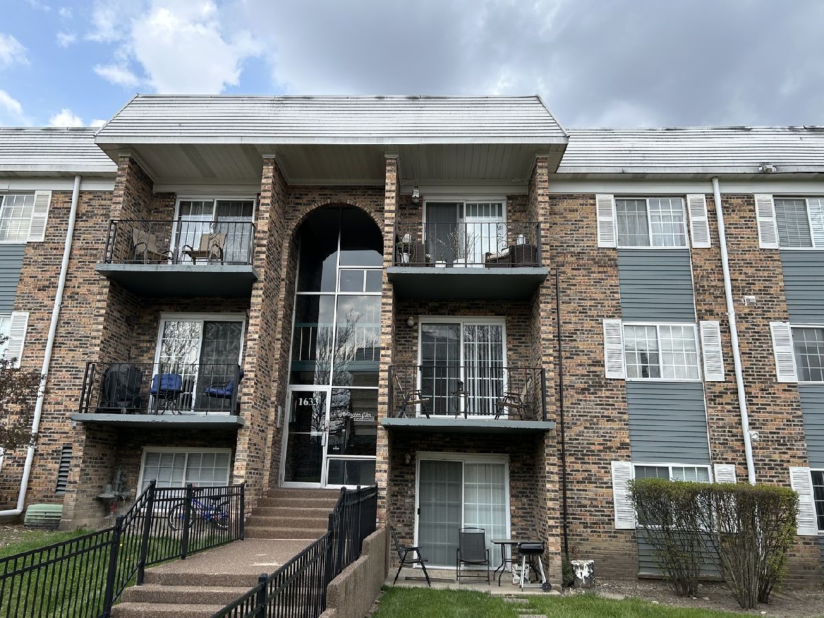 Condominiums Sold Arlington Glen Arlington Heights Illinois, 1633 Windsor