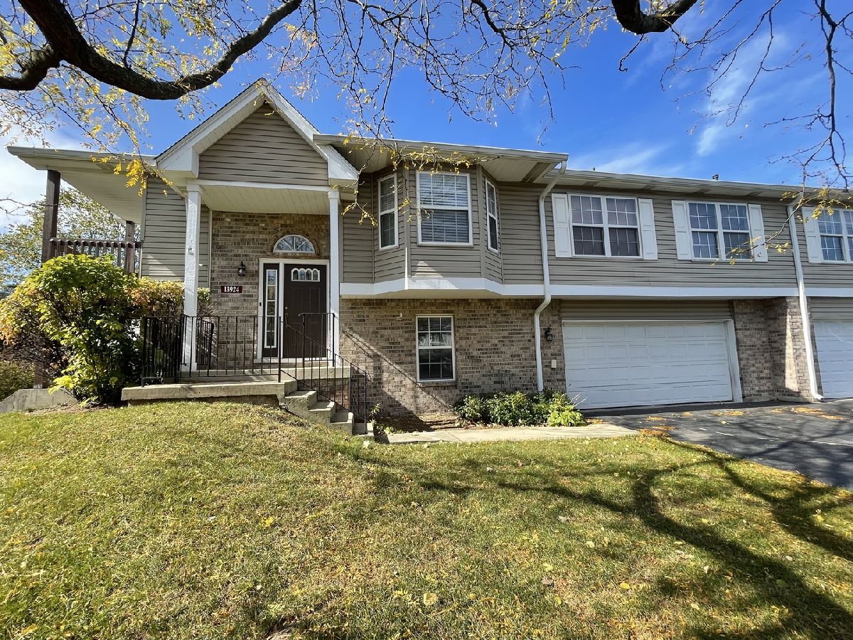 Townhomes Rented Cambridge At The Reserves Plainfield Illinois, 13924 Cambridge