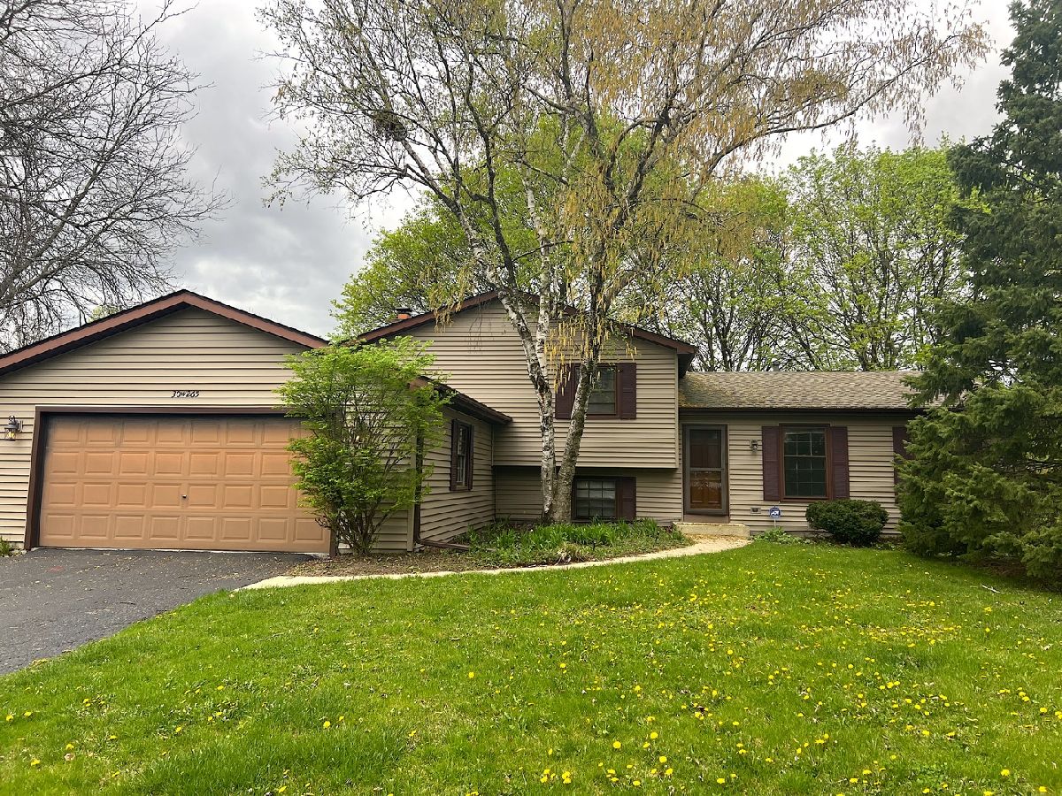 Homes & Condos & Townhomes Rented Longwood Naperville Illinois, 30W265 Briar