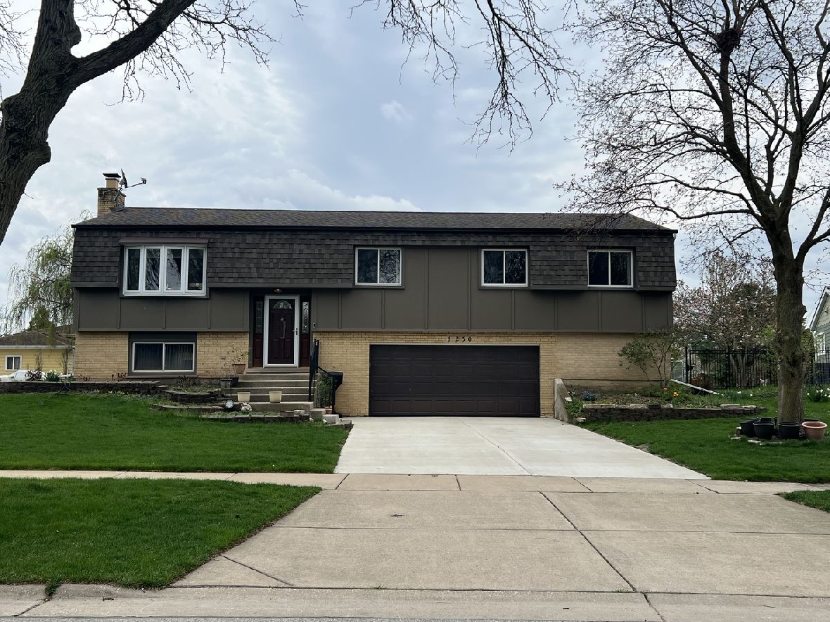 Homes Rented Briarcliffe South Wheaton Illinois, 1230 Durham