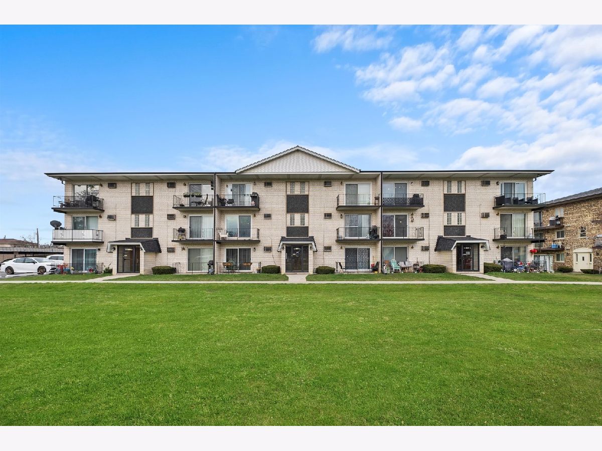 Condominiums Sold Orchard Estates Worth Illinois, 7102 107th