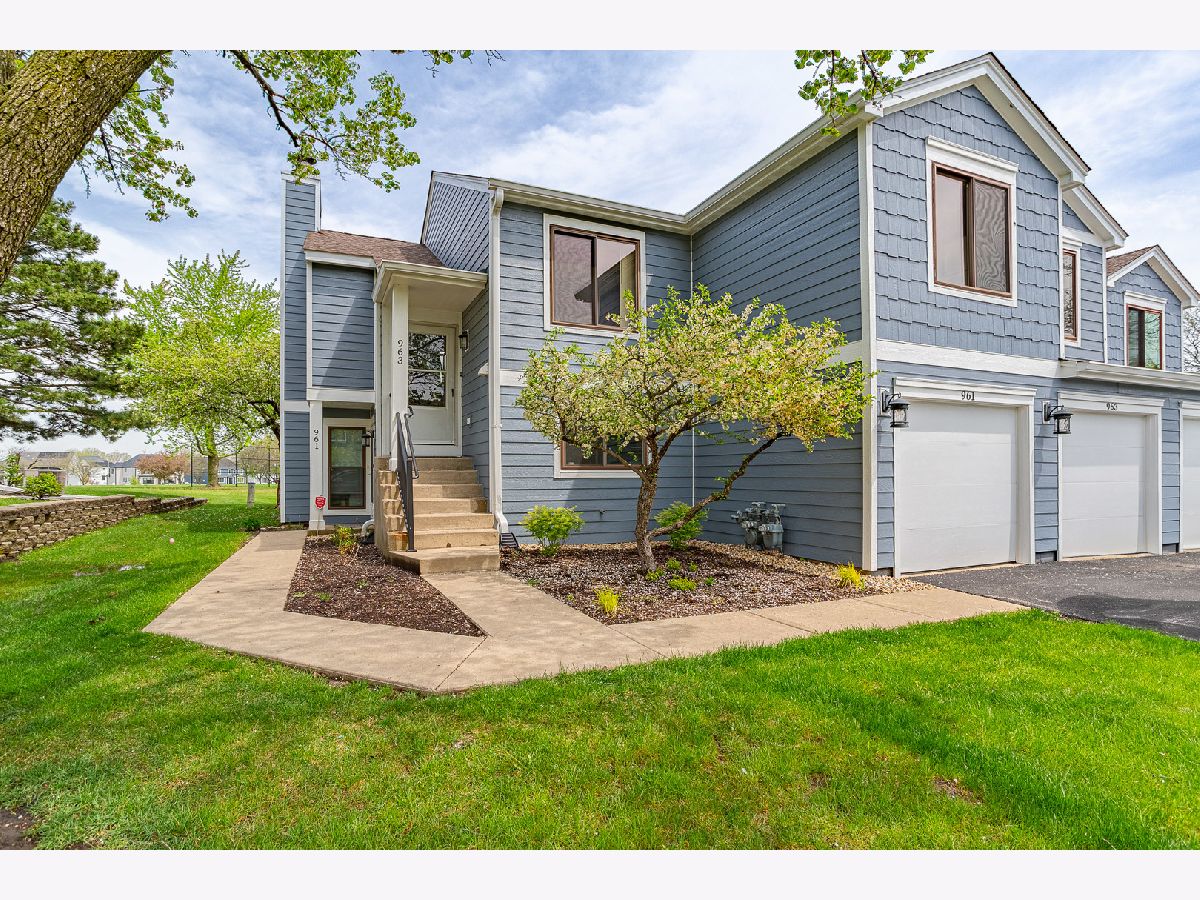 Townhomes & Condos & Homes Sold Summit Place Schaumburg Illinois, 963 Brunswick