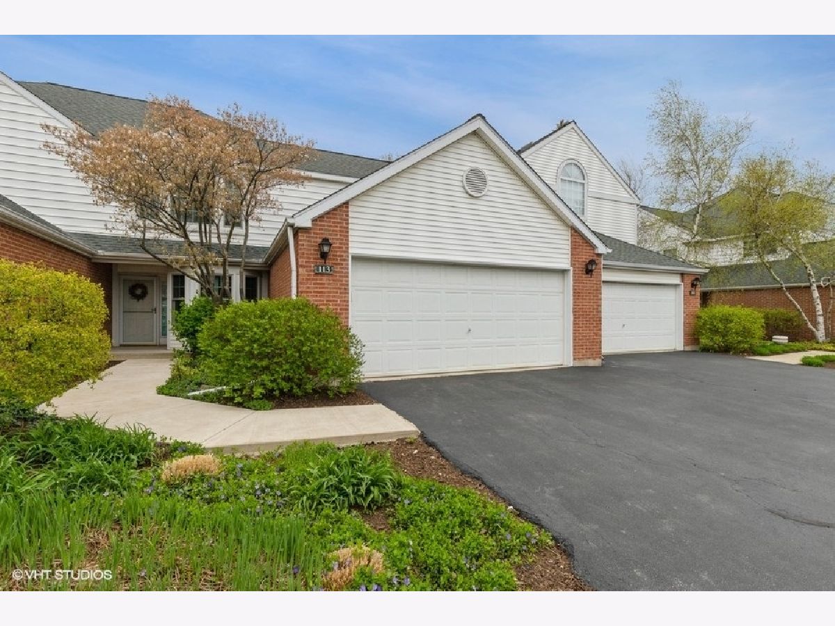 The Hamptons Lake Bluff IL, Townhomes & Condos For Sale & For Rent