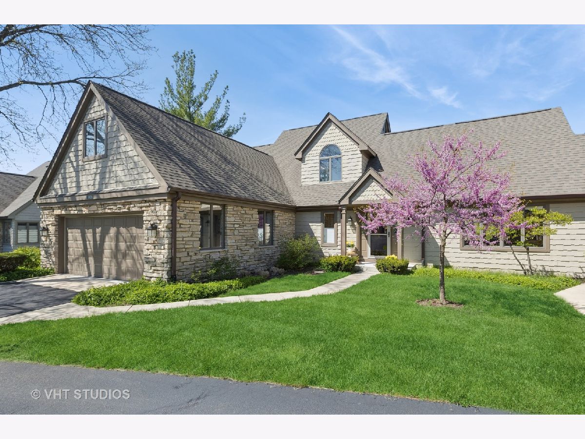 Townhomes & Condos & Homes Sold Woodlands Darien Illinois, 1028 Oakfern