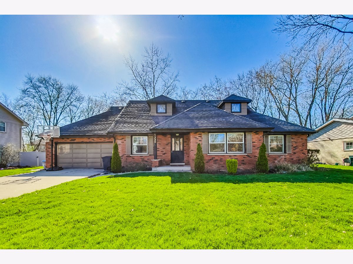 Homes Sold Huntington Northbrook Illinois, 1332 Southwind
