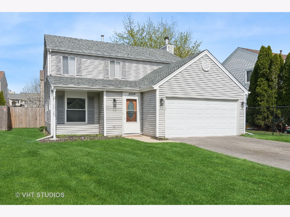 Homes Sold Amber Lakes Woodridge Illinois, 2524 Brunswick