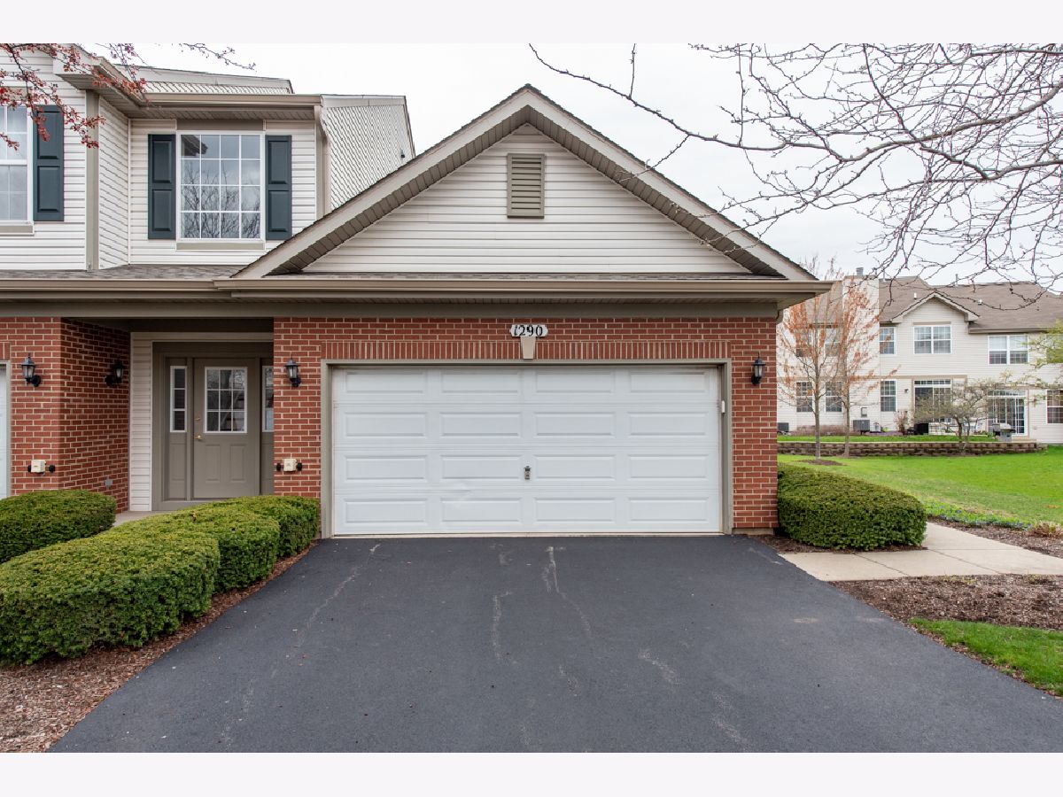 Townhomes Sold Fairfield Lakes Round Lake Illinois, 1290 Oriole