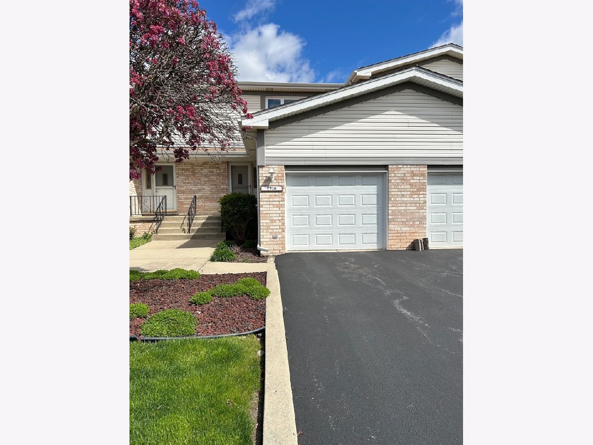 Townhomes Sold Ashford Manor Tinley Park Illinois, 7916 160th