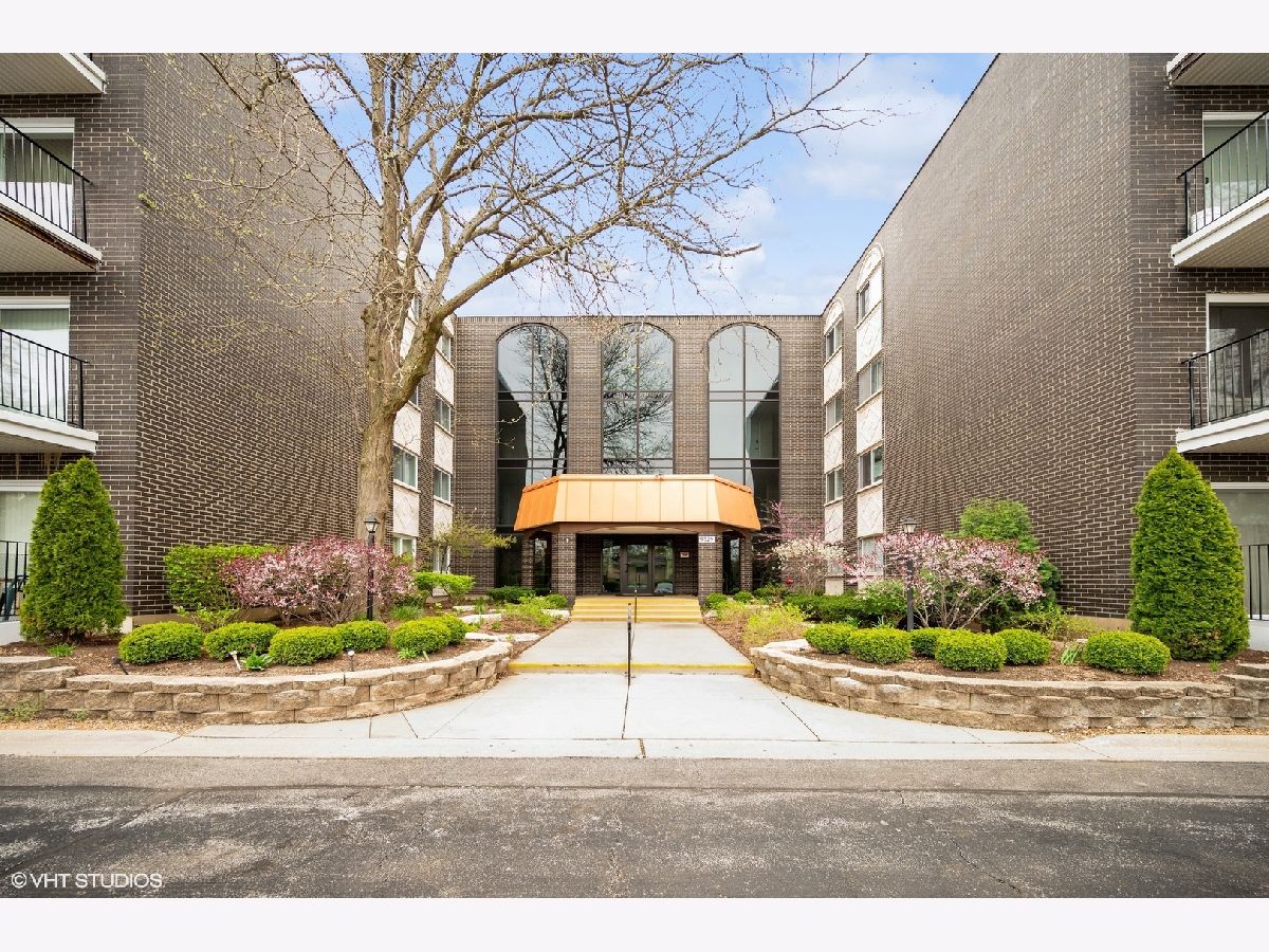 Condominiums & Homes Sold Barcelona Skokie Illinois, 9529 Bronx