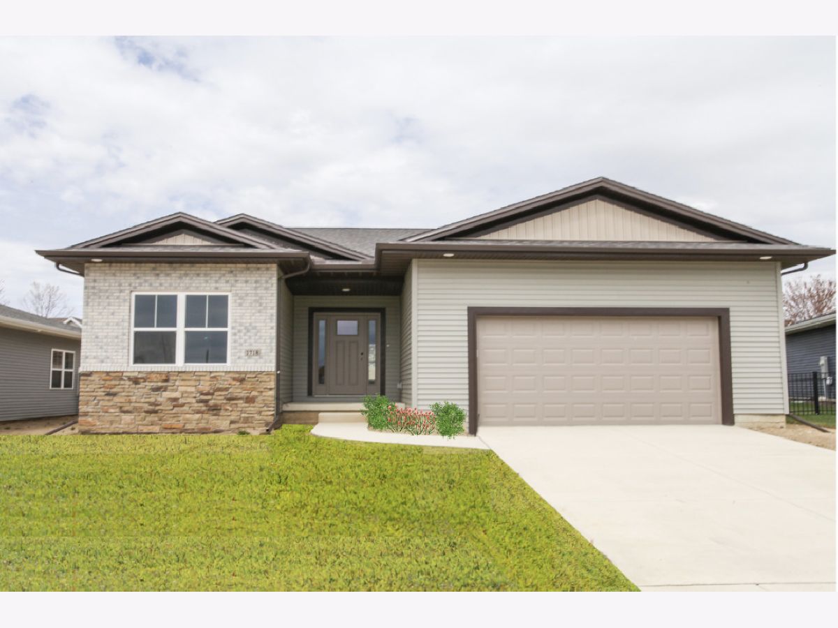 Homes Sold Hershey Grove Bloomington Illinois, 1718 Keybridge