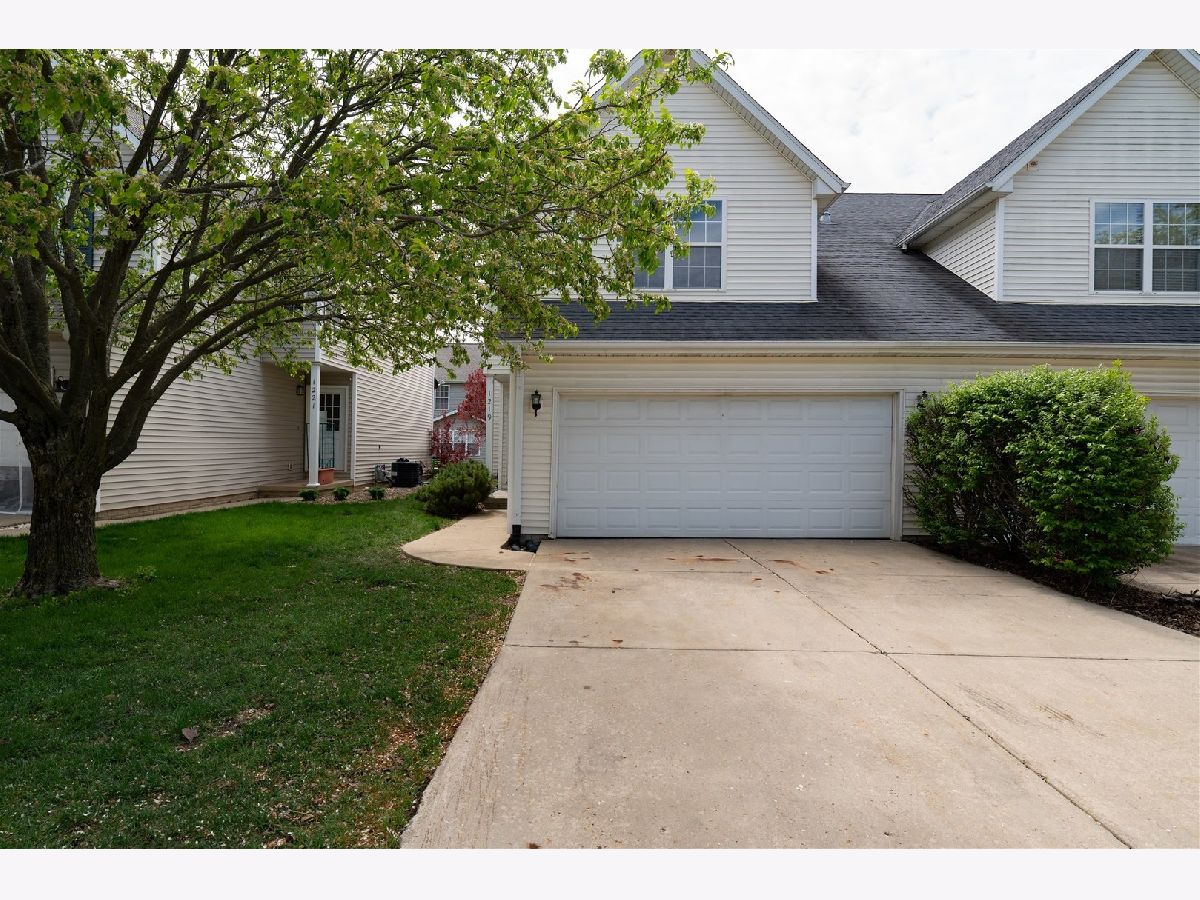 Condos & Townhomes & Homes Sold Links Landing Bloomington Illinois, 1219 Riviera