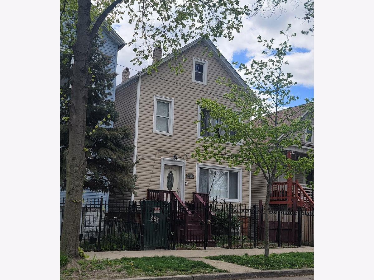 Homes & Condos & Townhomes Rented Back Of The Yards Chicago Illinois, 4537 Wolcott