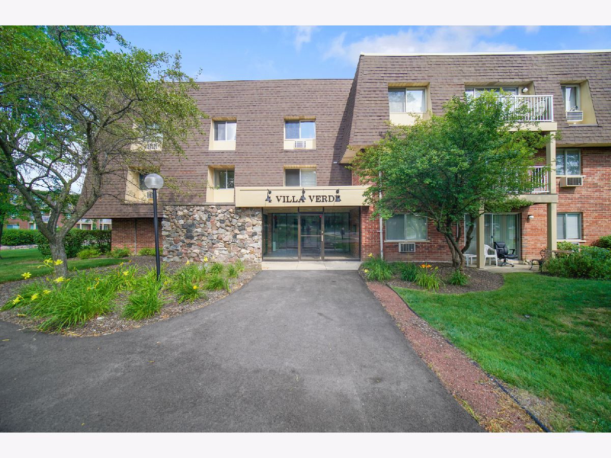 Condominiums Rented Villa Verde Buffalo Grove Illinois, 4 Villa Verde