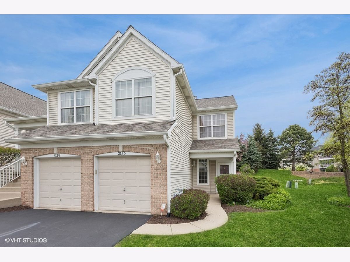 Townhomes Sold Autumn Lakes Aurora Illinois, 3130 Autumn Lake