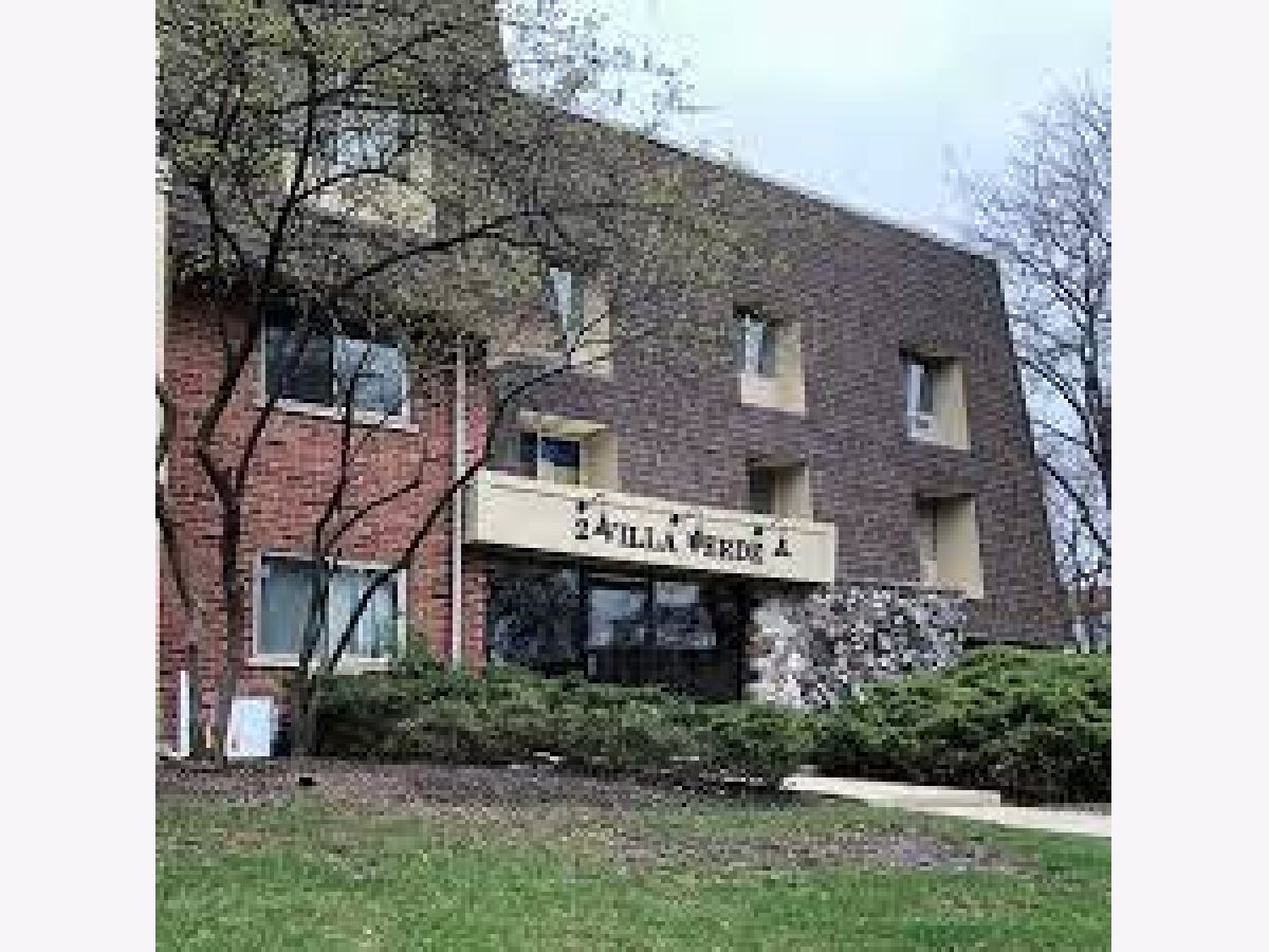 Condominiums Rented Villa Verde Buffalo Grove Illinois, 2 Villa Verde