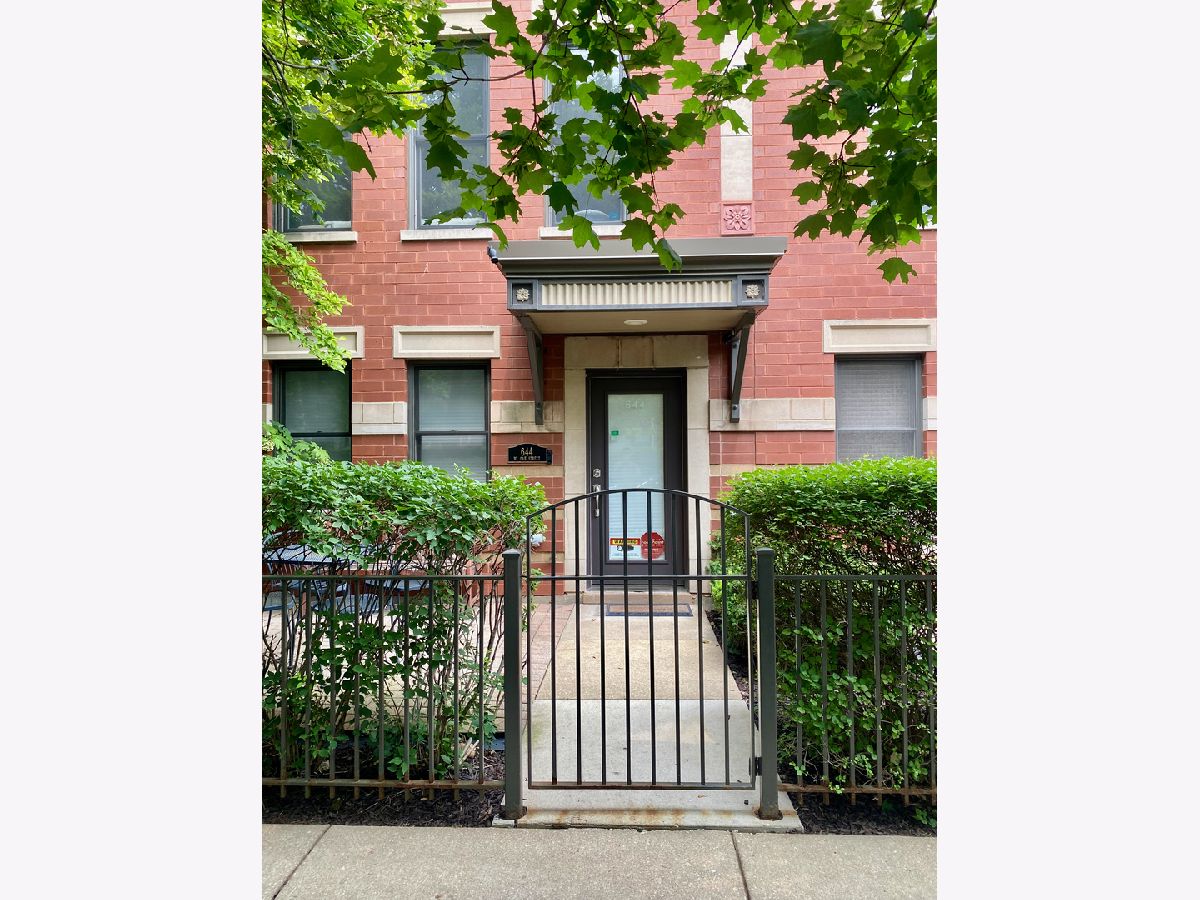Townhomes & Condos Rented River Village Chicago Illinois, 644 Oak