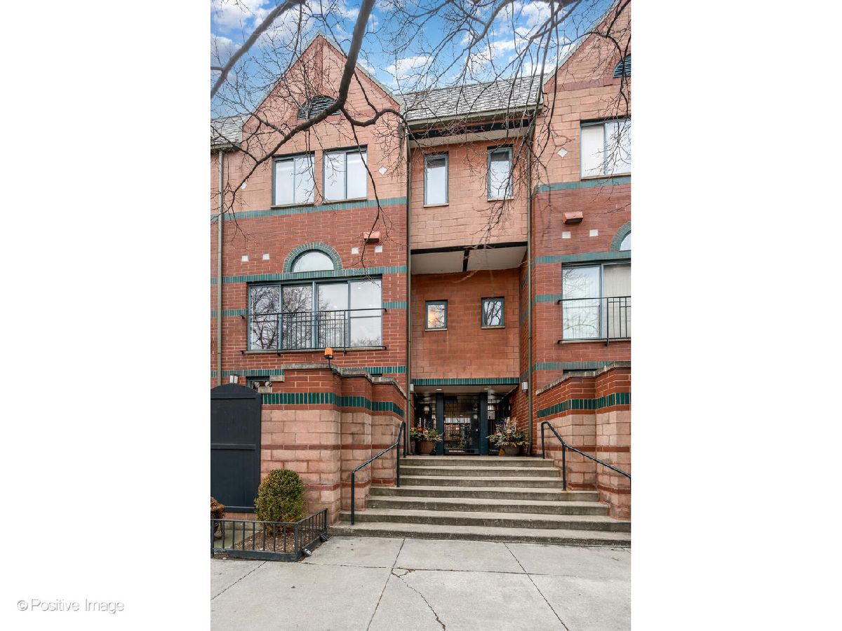 Townhomes & Condos Sold St. Michael's Square Chicago Illinois, 1616 Hudson