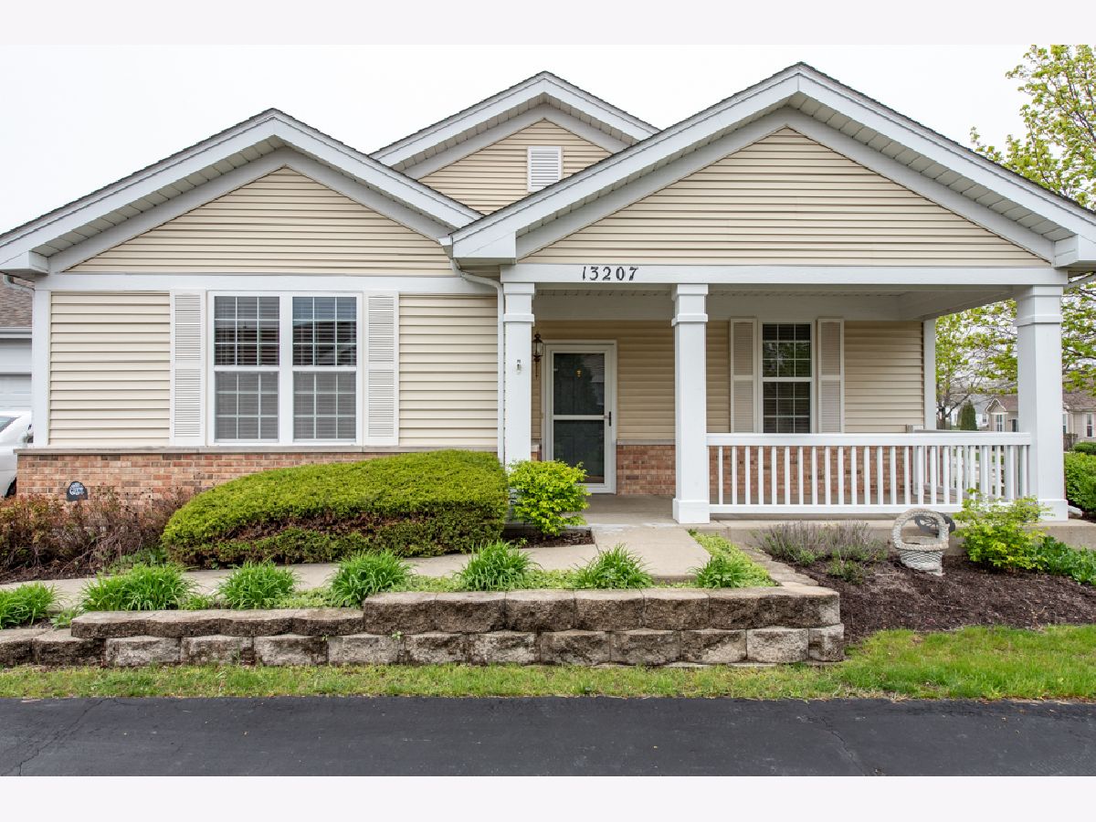 Homes & Townhomes & Condos Sold Carillon At Heatherstone Beach Park Illinois, 13207 Shannon