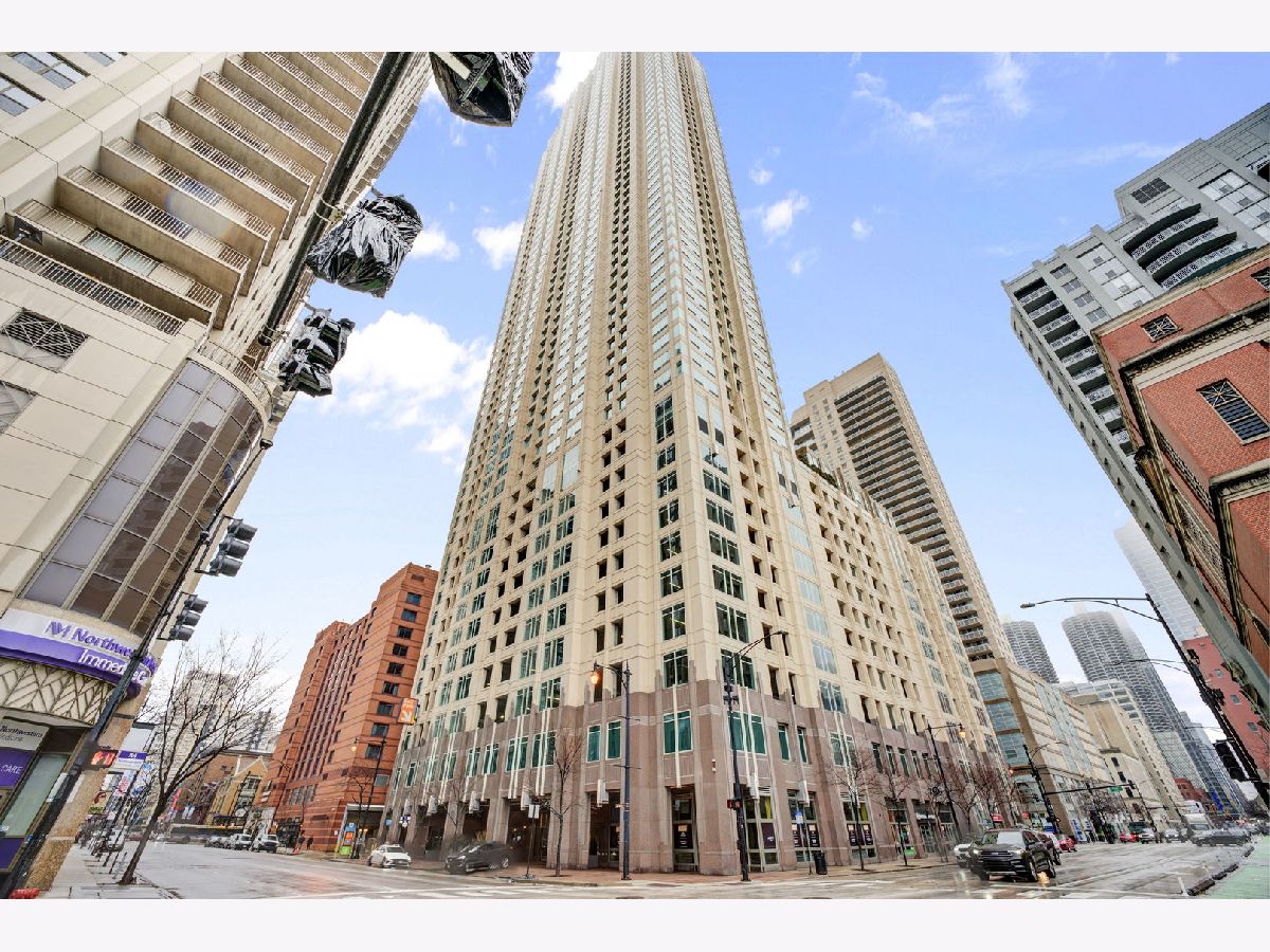 Condos & Townhomes Sold Millenium Centre Chicago Illinois, 33 Ontario