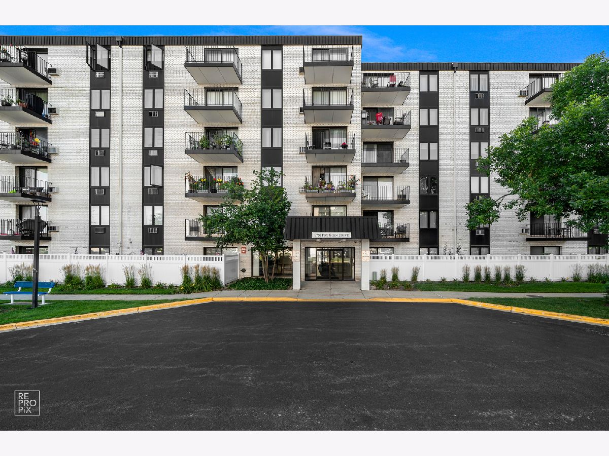 Condos & Townhomes & Homes Sold Terrace Square Niles Illinois, 9731 Fox Glen