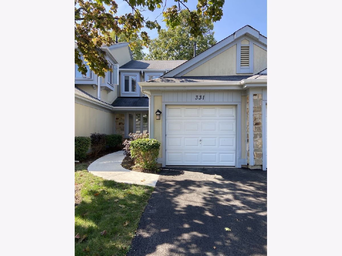 Townhomes Rented Park East Deerfield Illinois, 331 Redwing