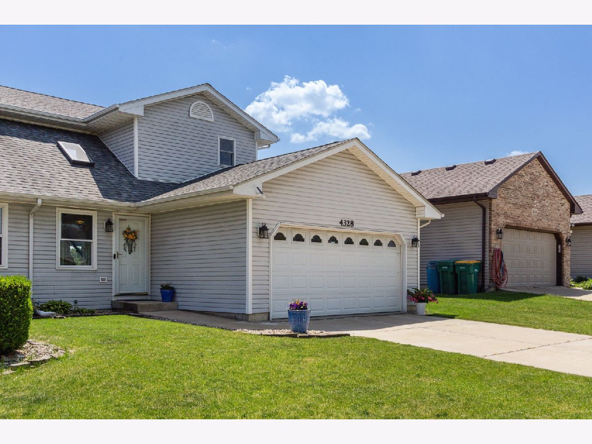 Condos & Townhomes Sold River Glen Joliet Illinois, 4328 Osullivan