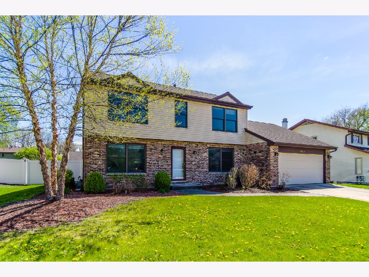 Homes & Condos & Townhomes Sold River Oaks Shorewood Illinois, 904 Madiera