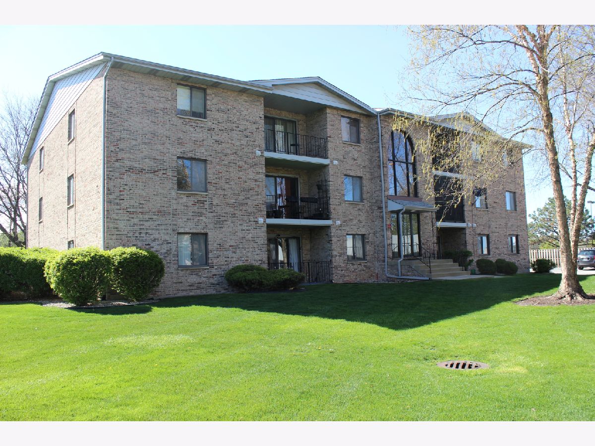 Condominiums Sold Evergreen Crestwood Illinois, 13256 Circle Drive